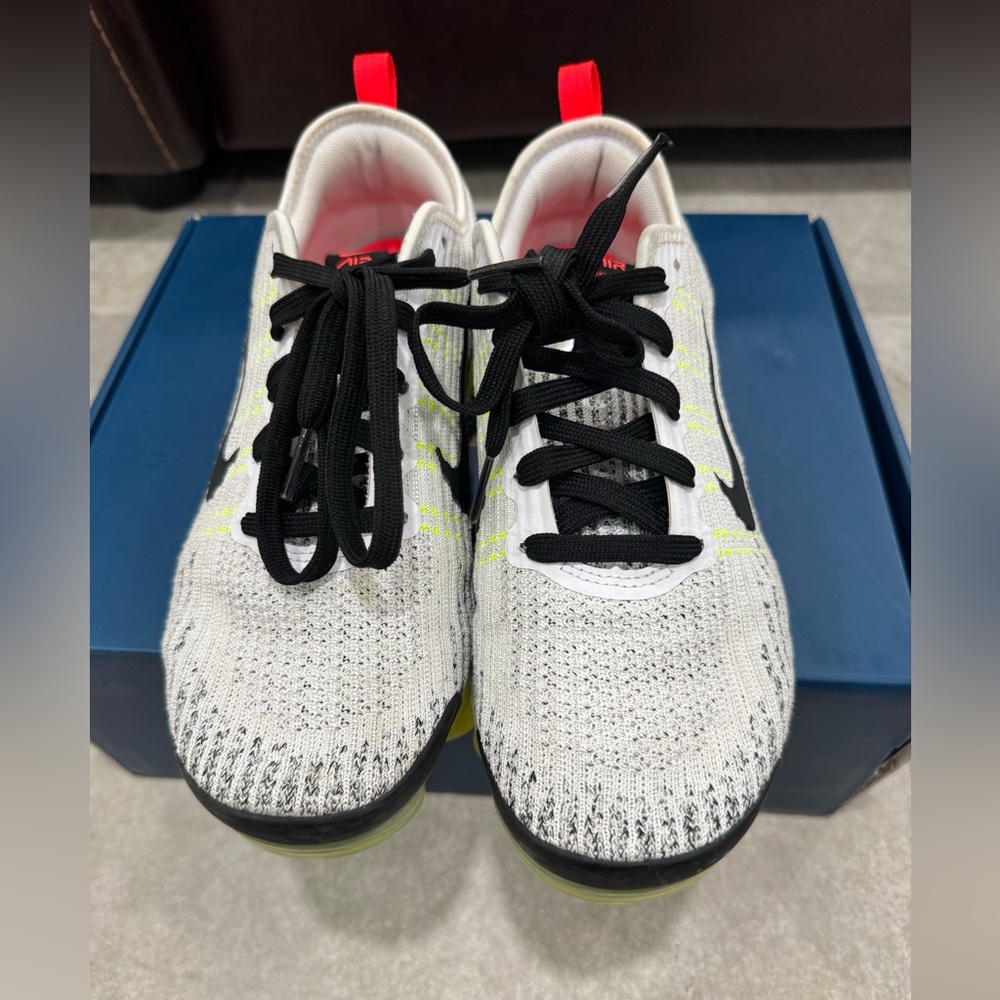 Nike Air Vapormax Flyknit 3 White Black Volt Sz 6Y/7.5Wmns - Picture 4 of 7